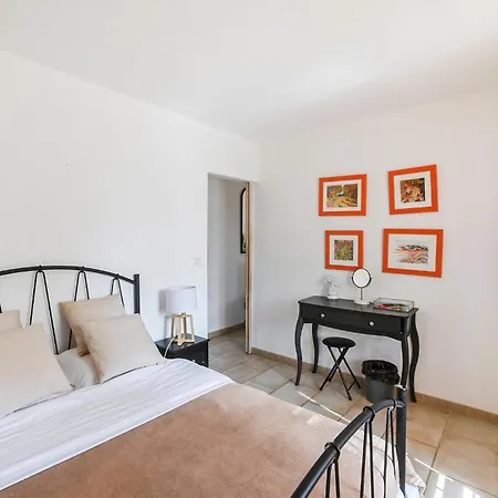 2 Bedroom Lovely In Appartamento *