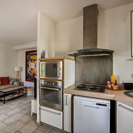 Appartamento 2 Bedroom Lovely In