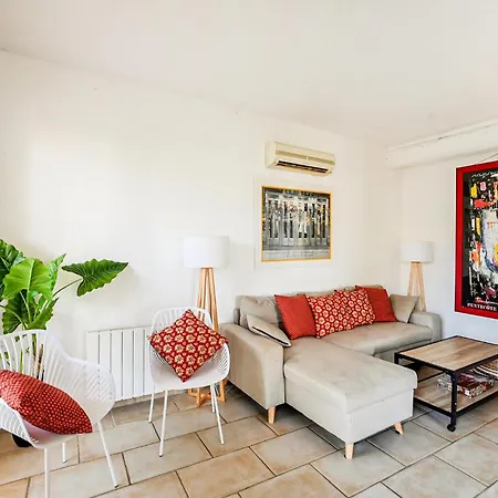 2 Bedroom Lovely In דירה נים